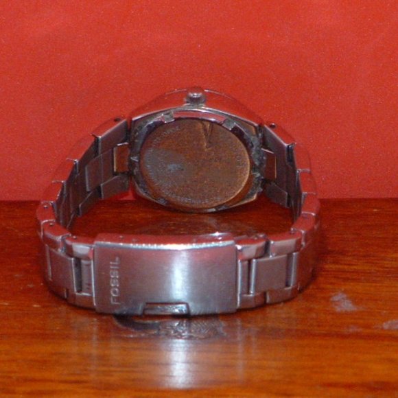 Fossil AM-415 Crystal Date Analog Watch - Picture 5 of 6